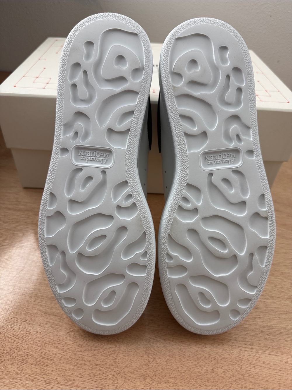 🔥 NEW WITH TAGS • Alexander McQueen Larry Low-Top Sneakers 🔥 - Picture 5 of 14